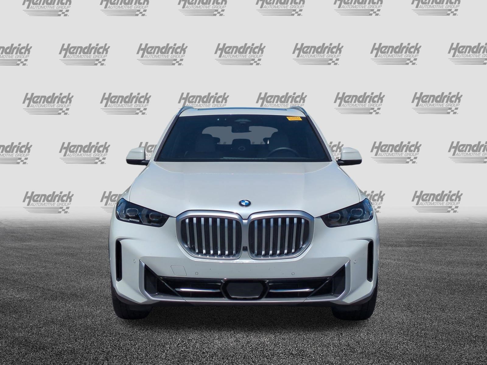 Certified 2024 BMW X5 xDrive40i w/ Premium Package AWD/4WD image 3