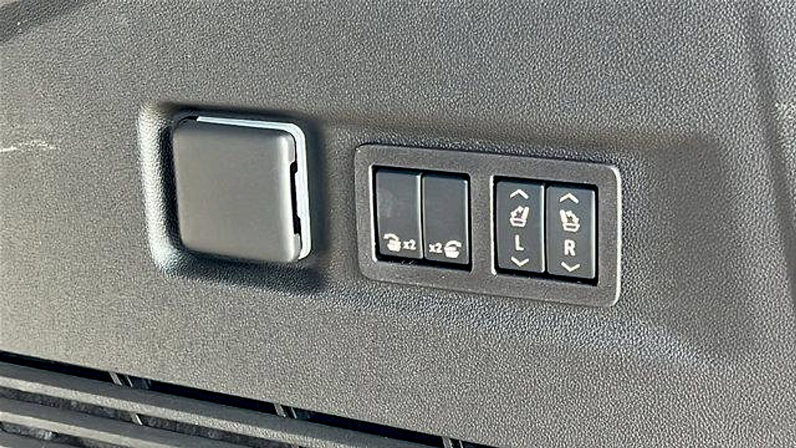 New 2026 Chevrolet Suburban Premier image 13