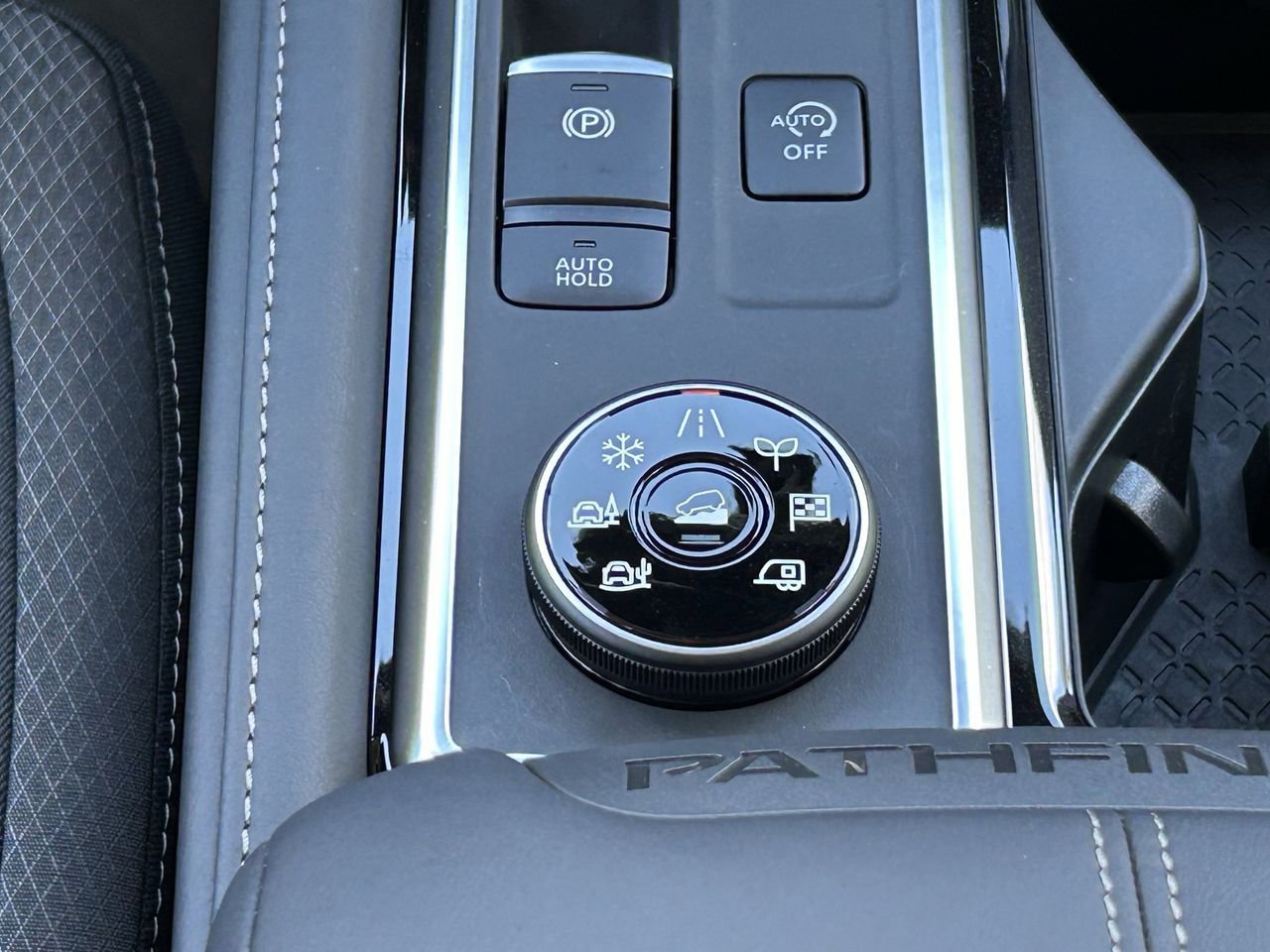 New 2026 Nissan Pathfinder SV AWD/4WD image 27