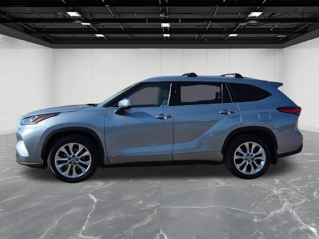 Used 2023 Toyota Highlander Limited AWD/4WD image 2