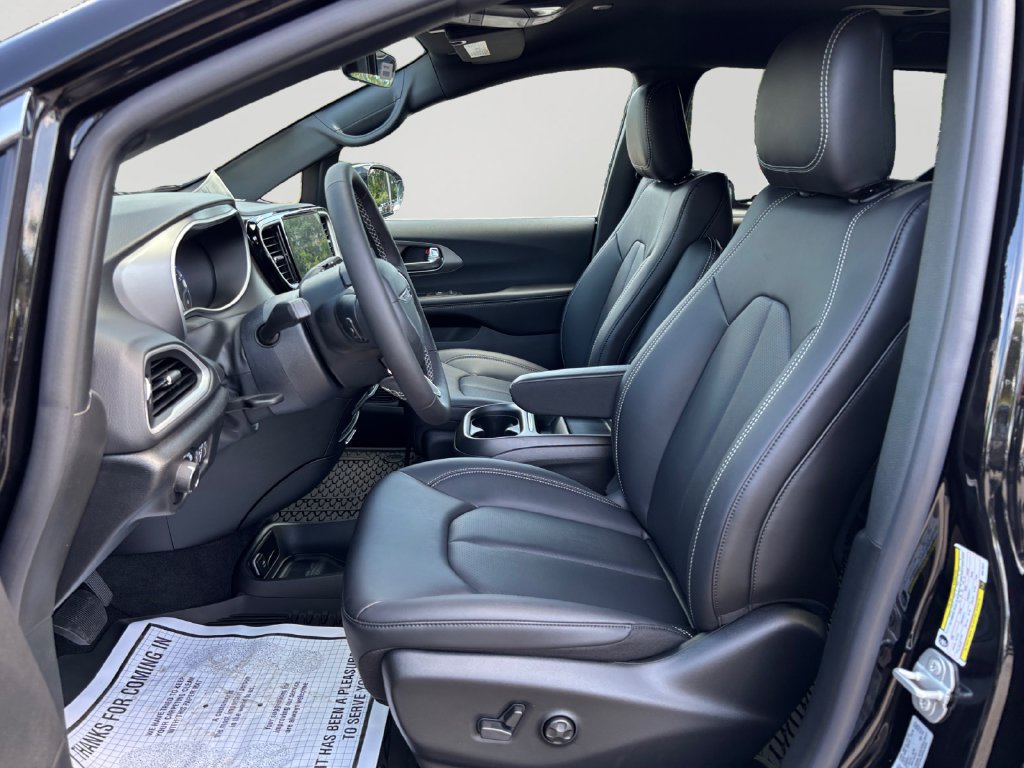 New 2027 Chrysler Pacifica LX FWD image 24