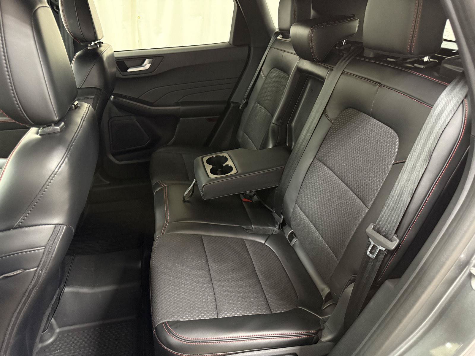 Used 2024 Ford Escape ST-Line w/ Tech Pack #1 AWD/4WD image 23