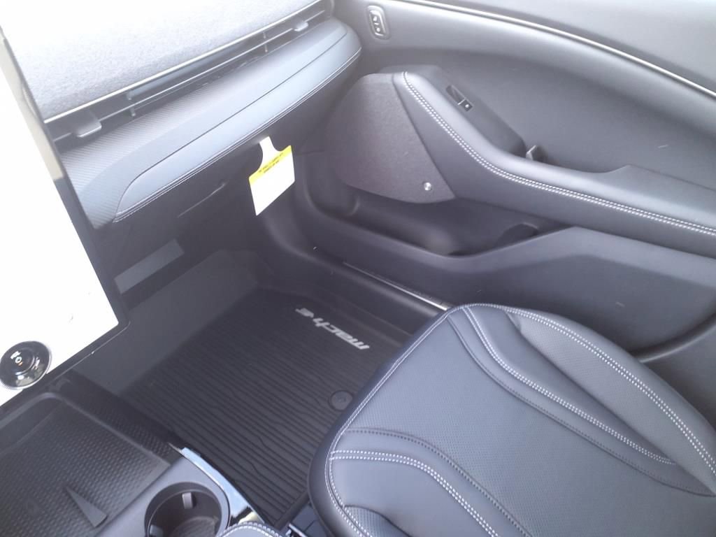 New 2023 Ford Mustang Mach-E Premium image 17