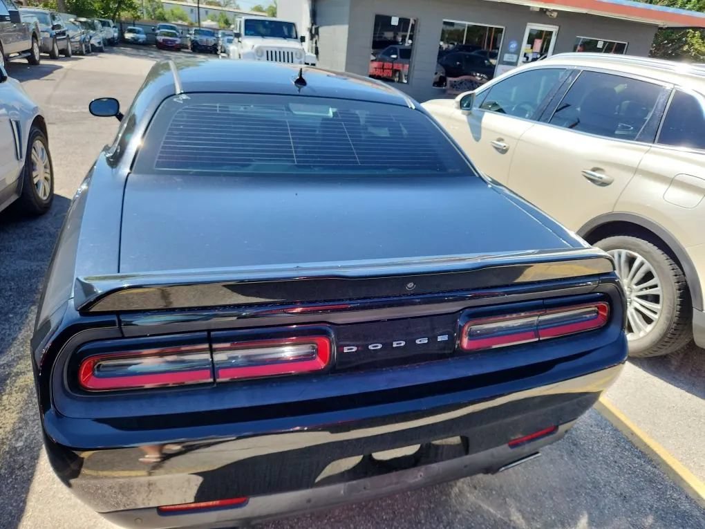 Used 2016 Dodge Challenger SXT Plus RWD image 5