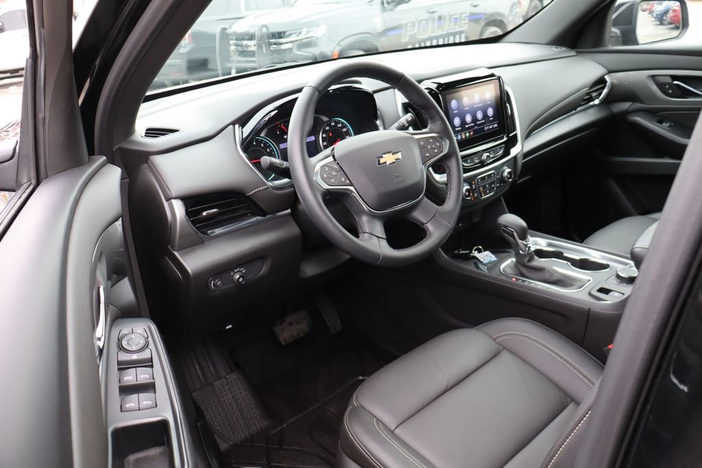 Used 2023 Chevrolet Traverse LT image 12