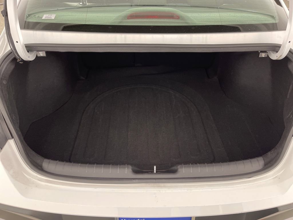 Certified 2025 Hyundai Elantra SEL image 10