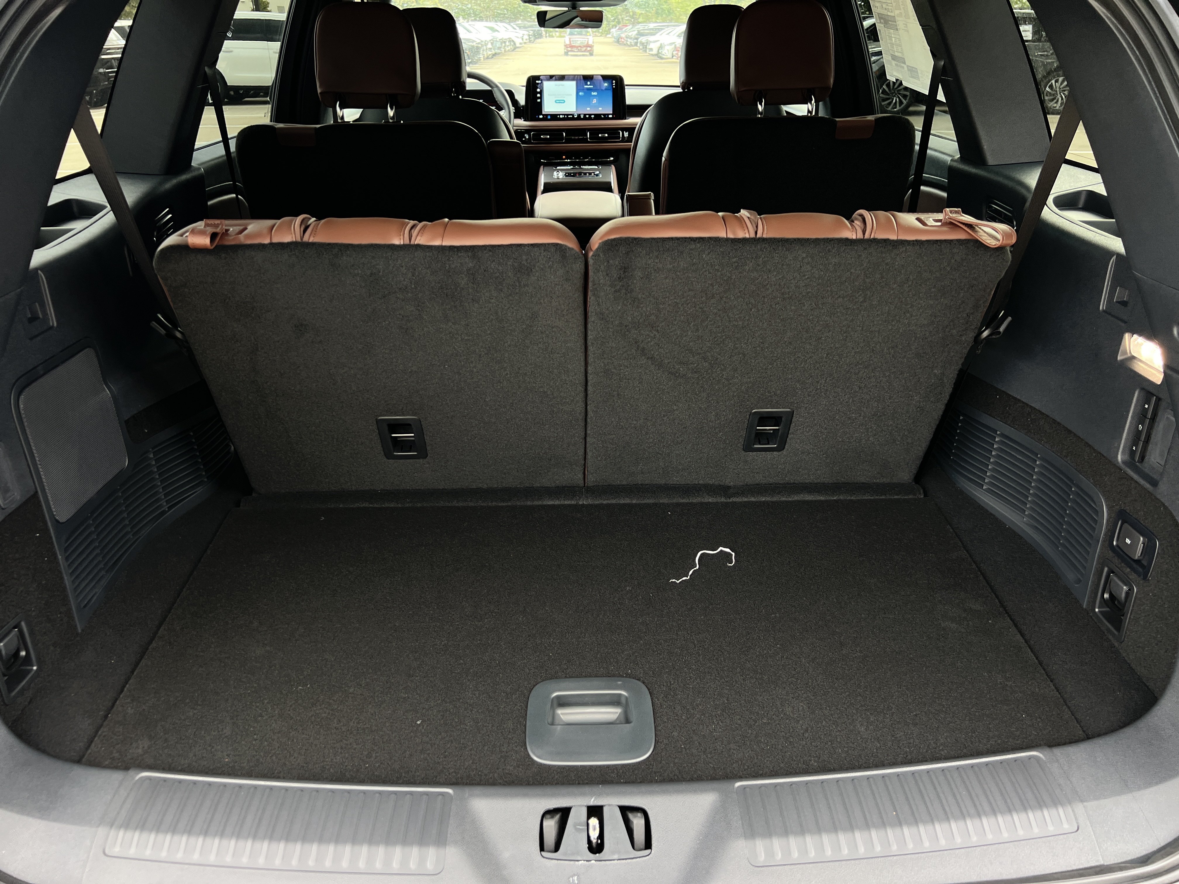 New 2026 Lincoln Aviator Reserve w/ Jet Appearance Package RWD image 29