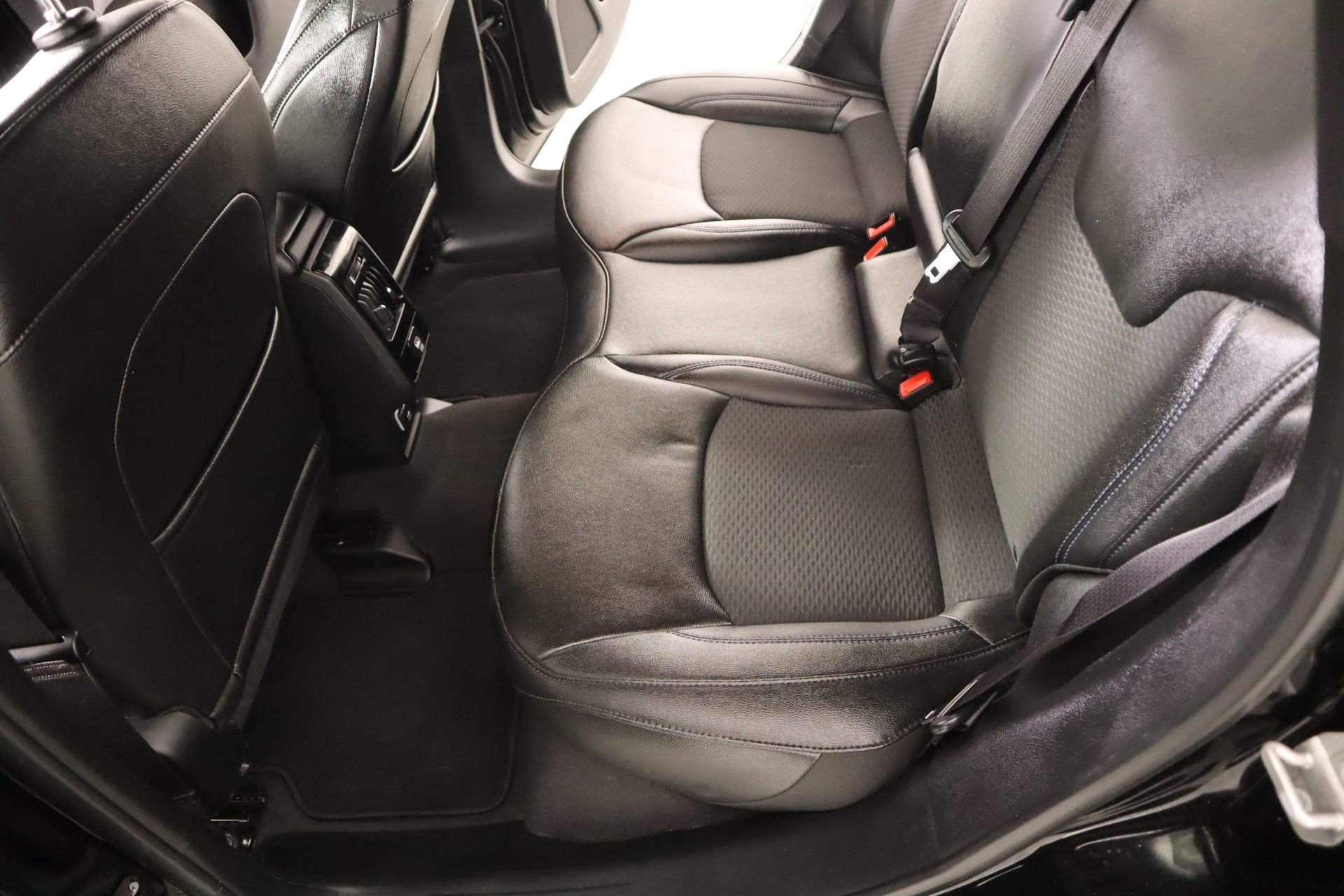 Used 2025 Jeep Compass Latitude image 11