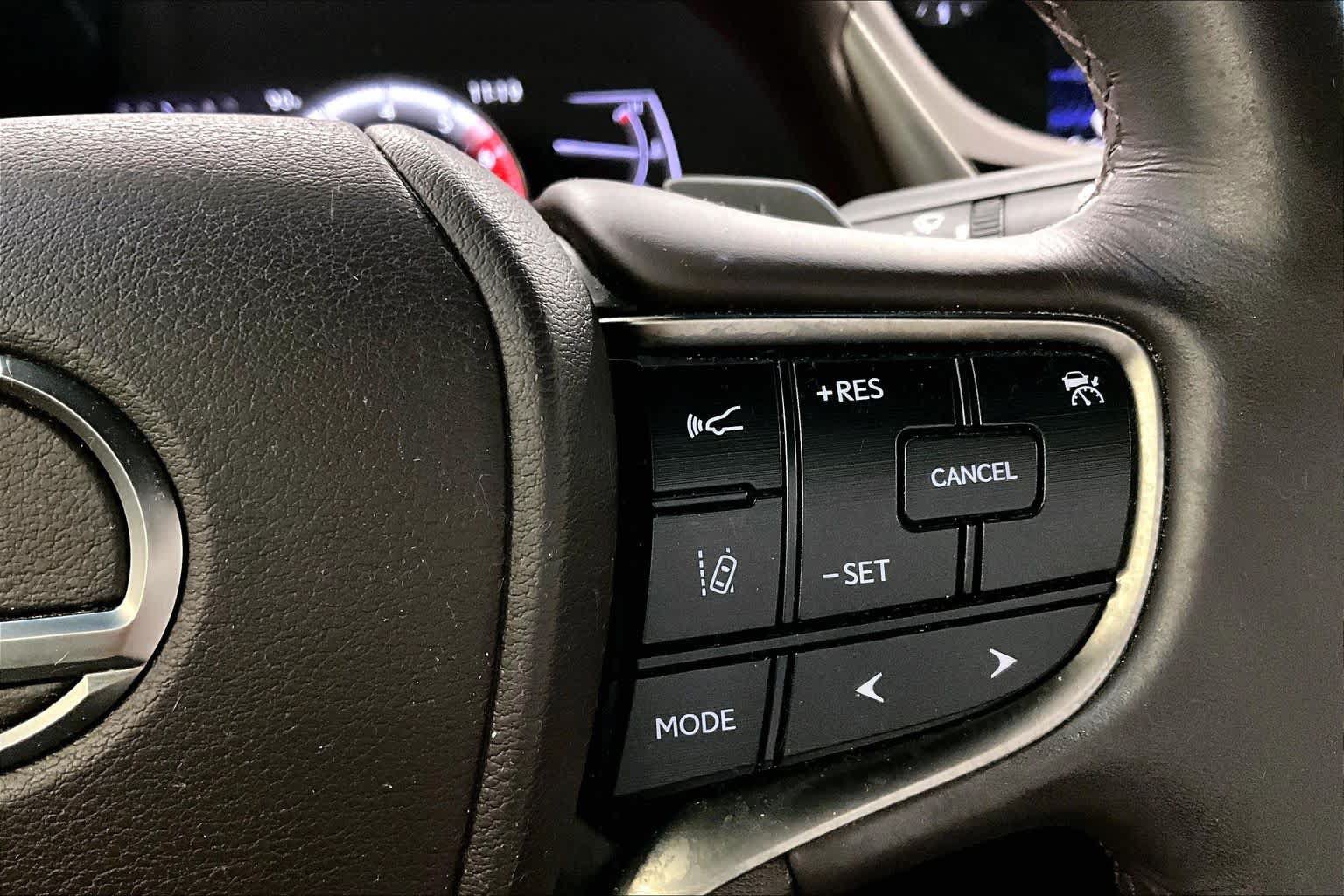 Used 2019 Lexus ES 300h w/ Premium Package FWD image 24