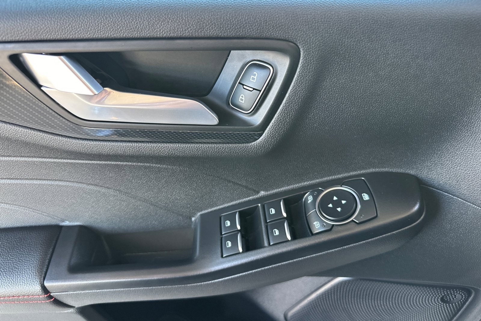 New 2025 Ford Escape ST-Line w/ Equipment Group 301A image 11