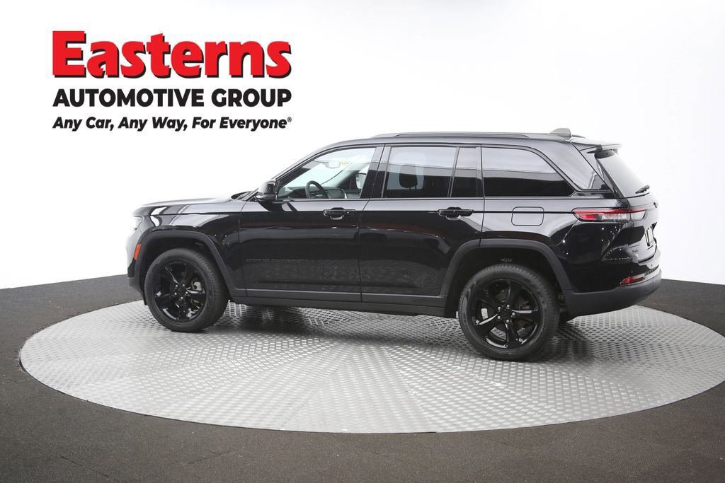 Used 2023 Jeep Grand Cherokee Limited w/ Black Appearance Package AWD/4WD image 63