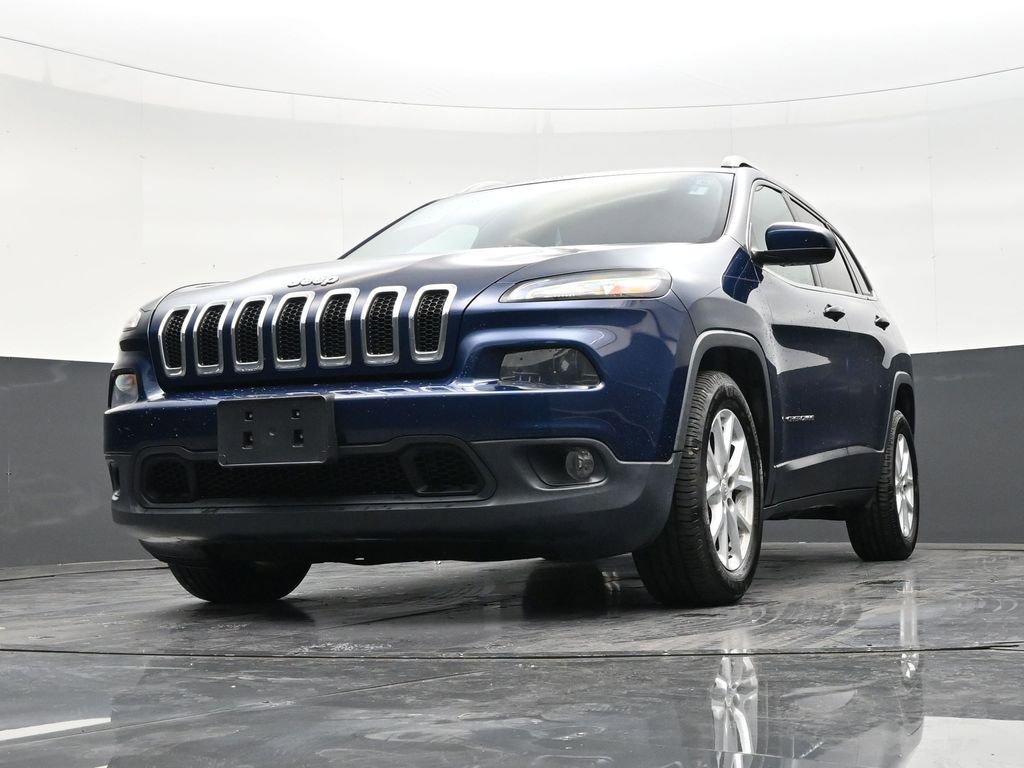 Used 2018 Jeep Cherokee Latitude Plus w/ Cold Weather Group image 26