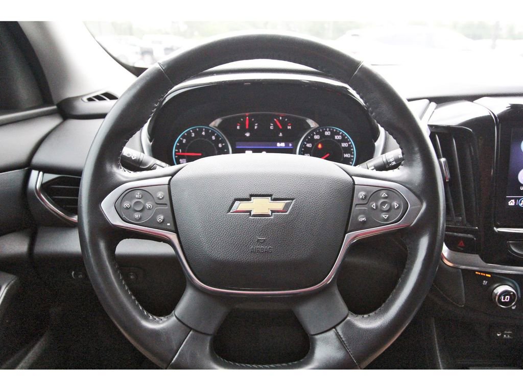 Used 2021 Chevrolet Traverse Premier w/ LPO, Blackout Package FWD image 17