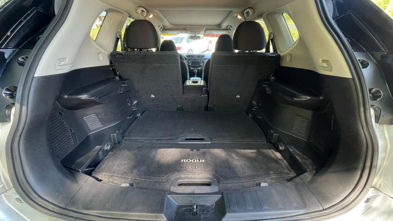 Used 2018 Nissan Rogue SV w/ Sun & Sound Touring Package image 23