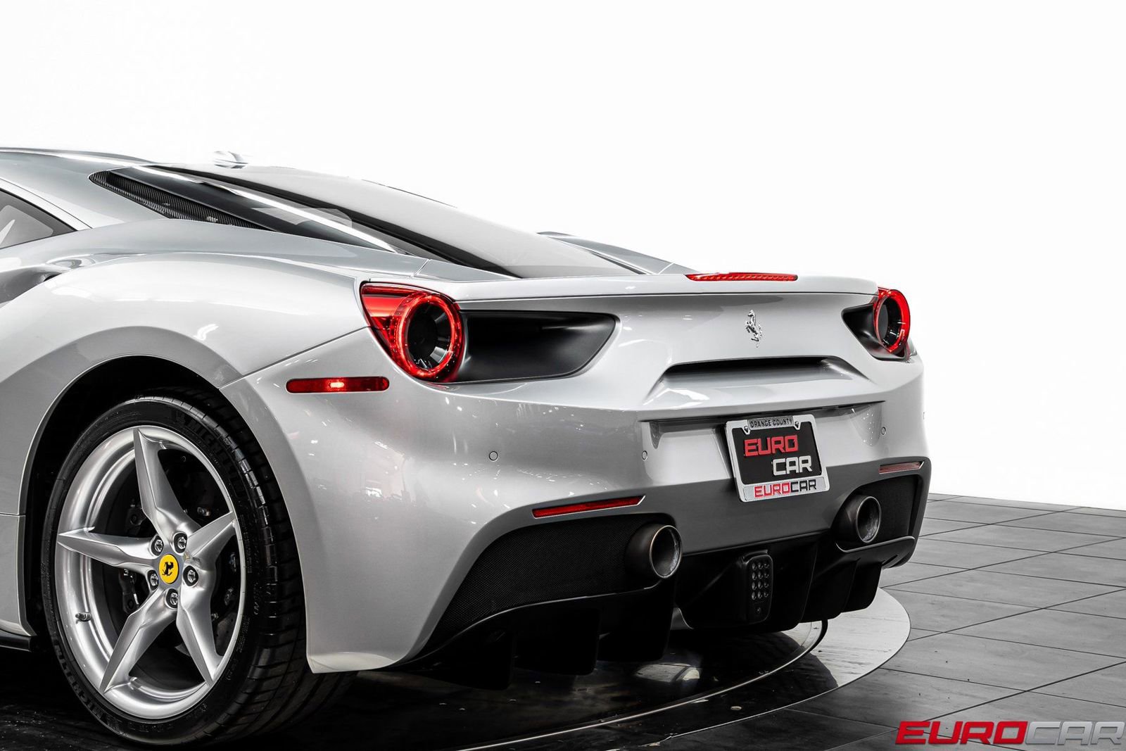 Used 2016 Ferrari 488 GTB image 17