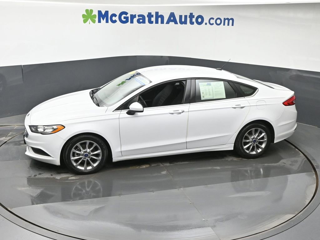 Used 2017 Ford Fusion SE w/ Fusion SE Technology Package image 23