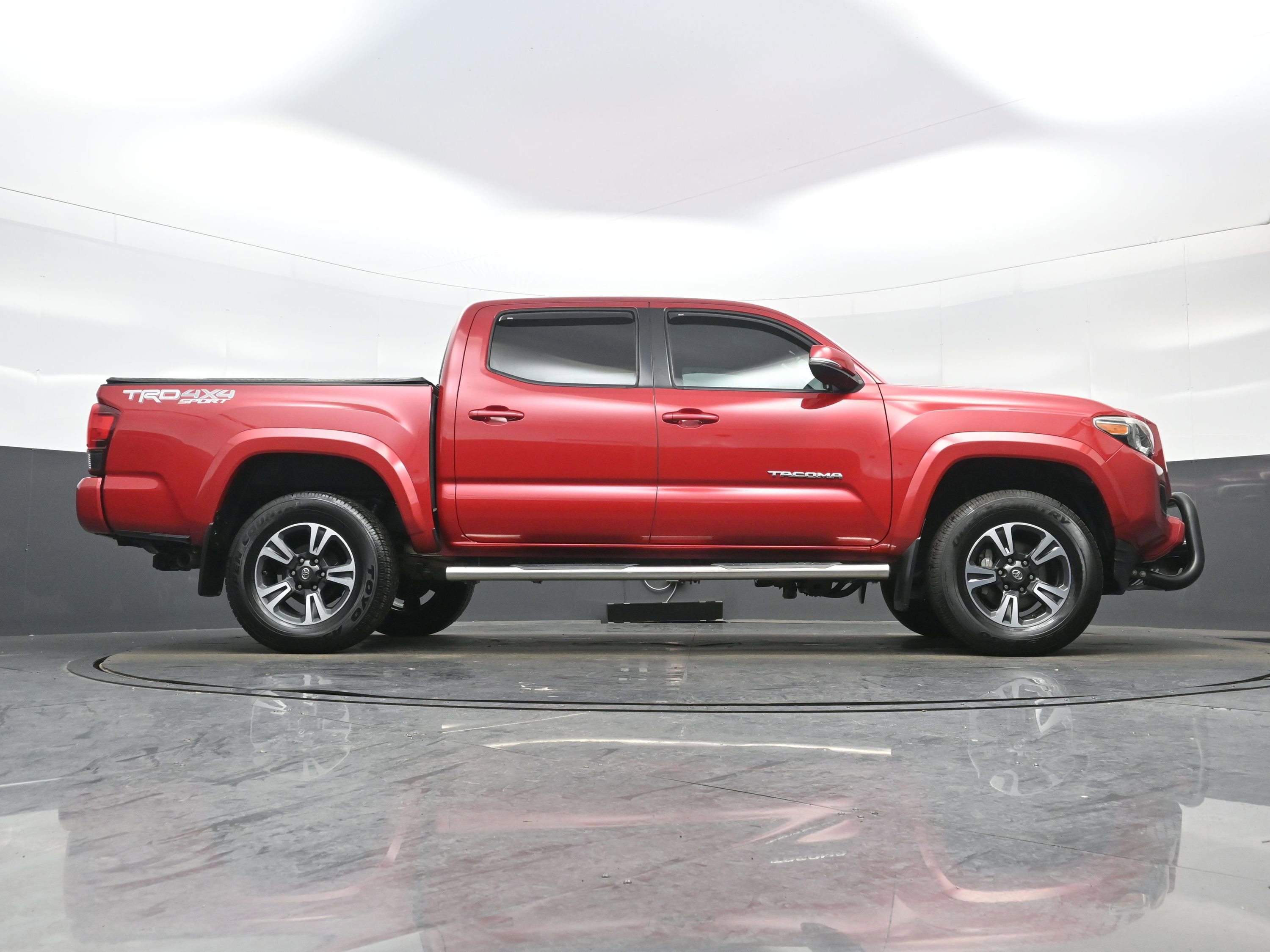 Used 2019 Toyota Tacoma TRD Sport image 31