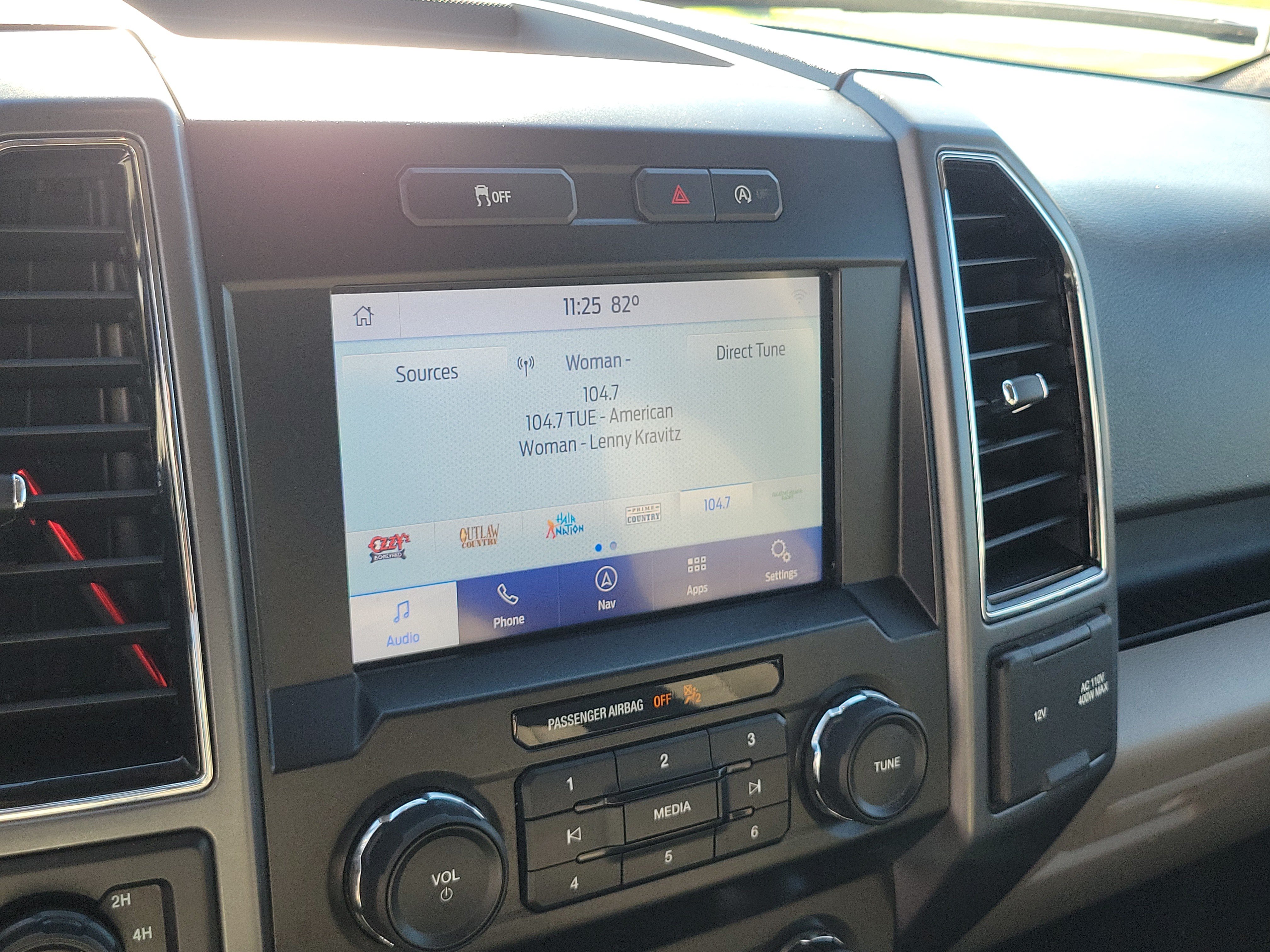 Used 2020 Ford F150 XLT w/ Equipment Group 302A Luxury AWD/4WD image 25