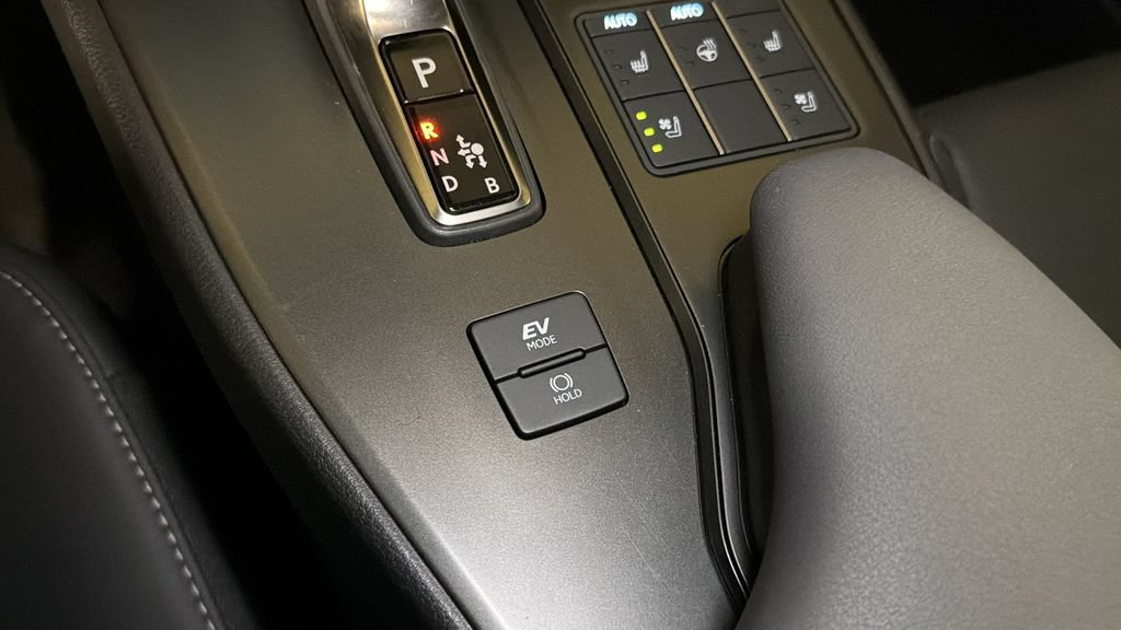 Used 2025 Lexus UX 300h AWD w/ Accessory Package (Z1) image 30