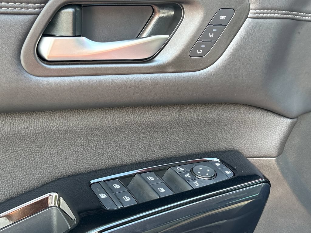 New 2026 Nissan Pathfinder Platinum FWD image 10