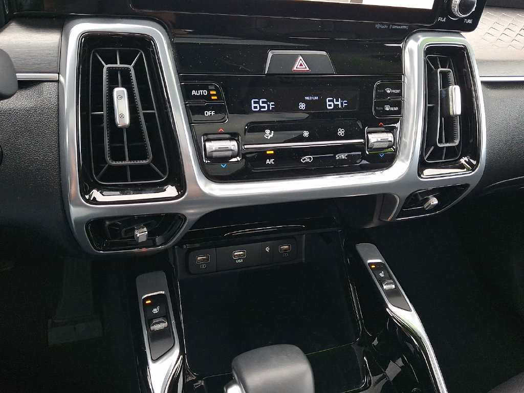 Certified 2023 Kia Sorento SX AWD/4WD image 18