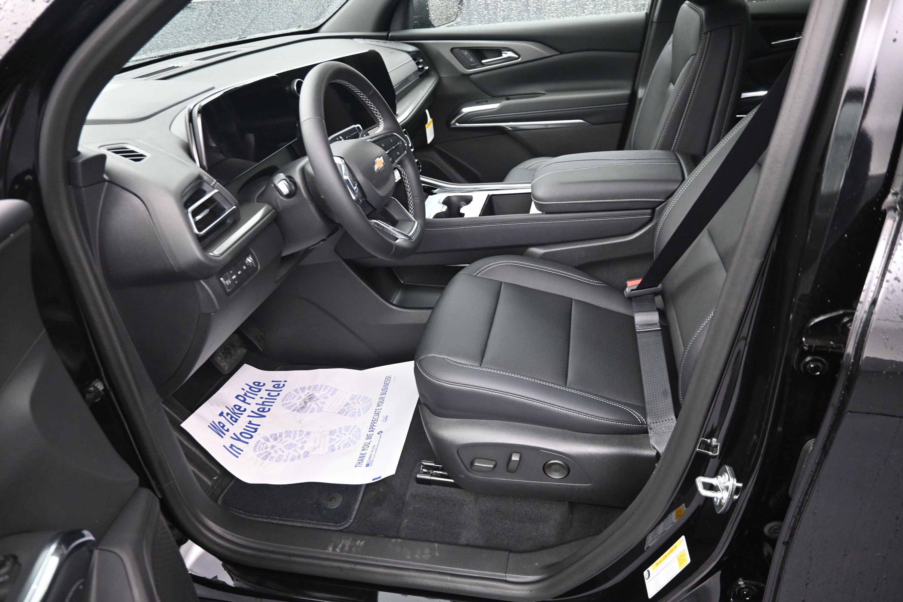 New 2026 Chevrolet Traverse LT w/ Driver Confidence Package AWD/4WD image 10