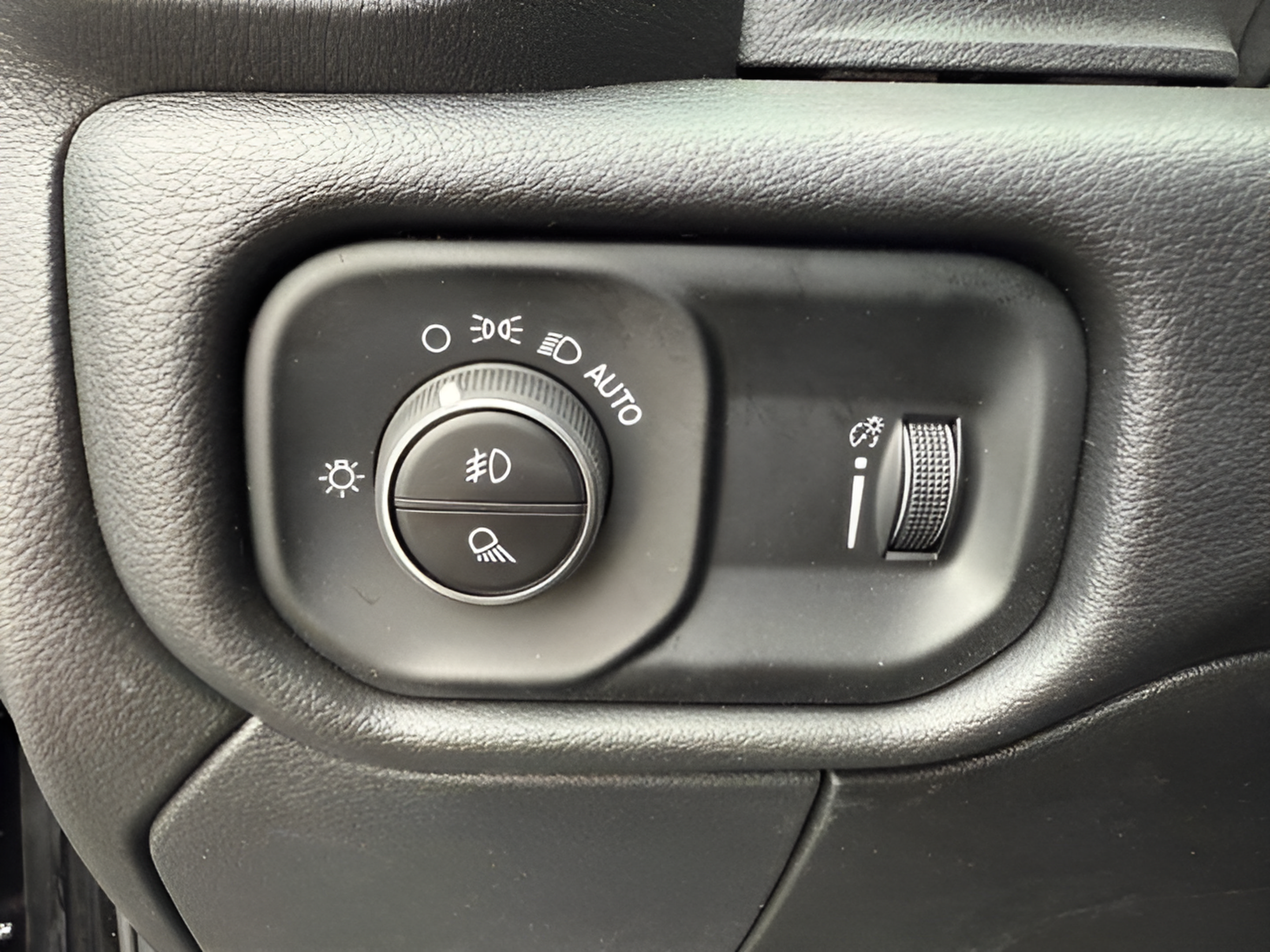 New 2025 RAM 2500 Tradesman AWD/4WD image 27
