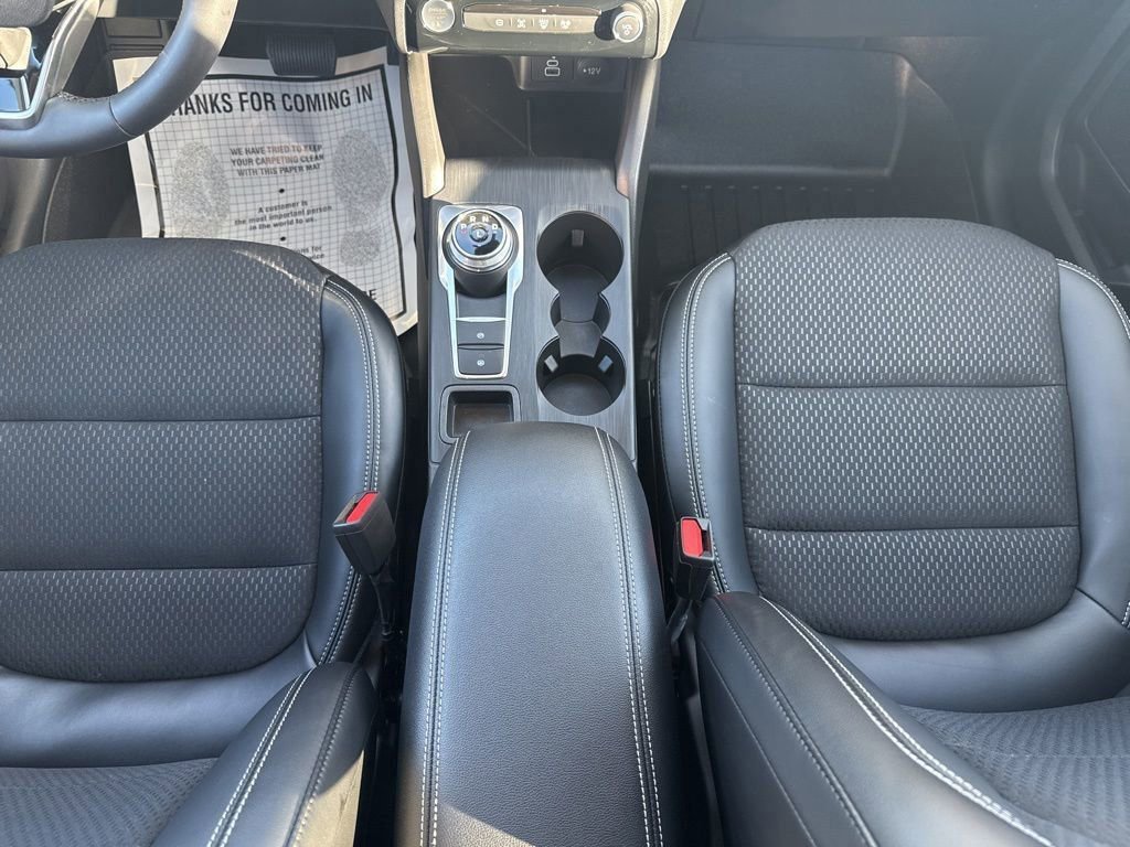 Used 2025 Ford Escape SE image 26