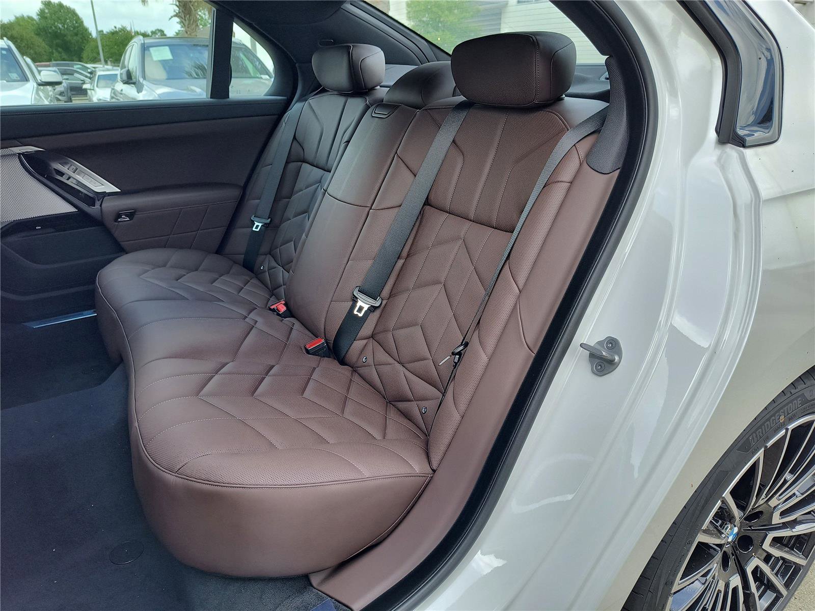 Used 2025 BMW 760i xDrive w/ Executive Package image 15