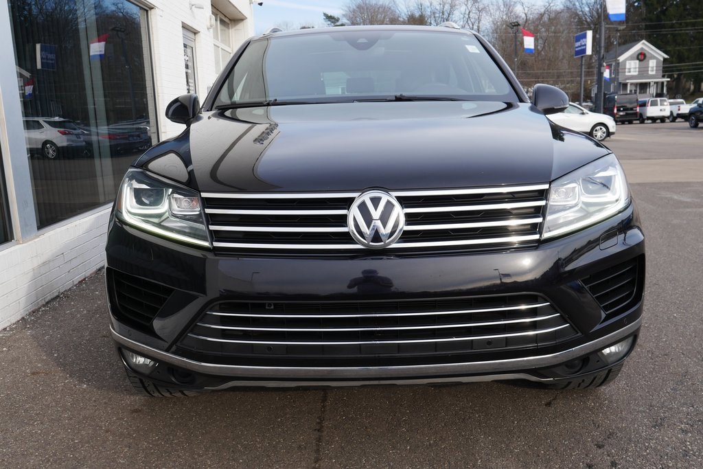 Used 2017 Volkswagen Touareg Wolfsburg Edition image 42