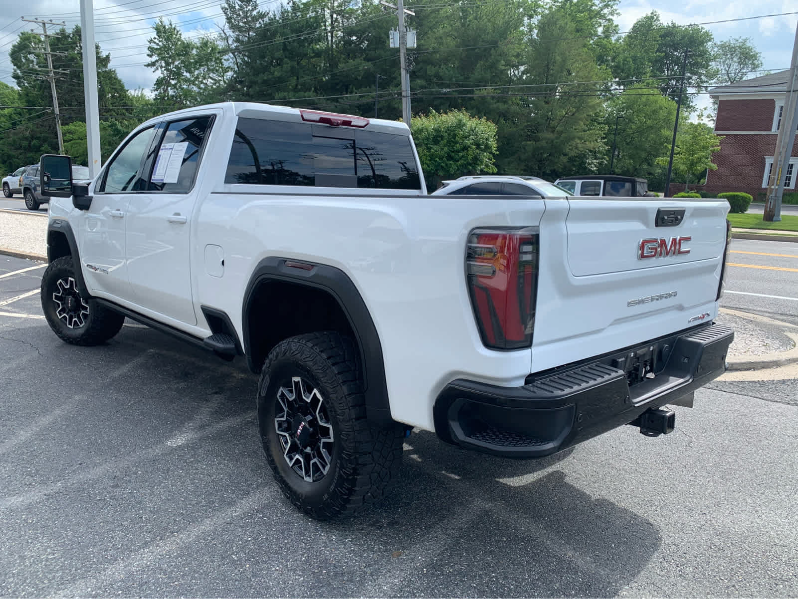 Used 2025 GMC Sierra 2500 AT4X AWD/4WD image 4