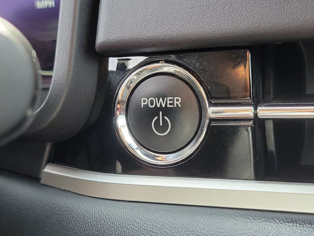 Used 2025 Mitsubishi Outlander 4WD Plug-In Hybrid image 31