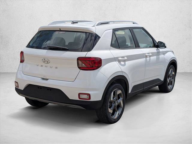 Used 2025 Hyundai Venue SEL image 2