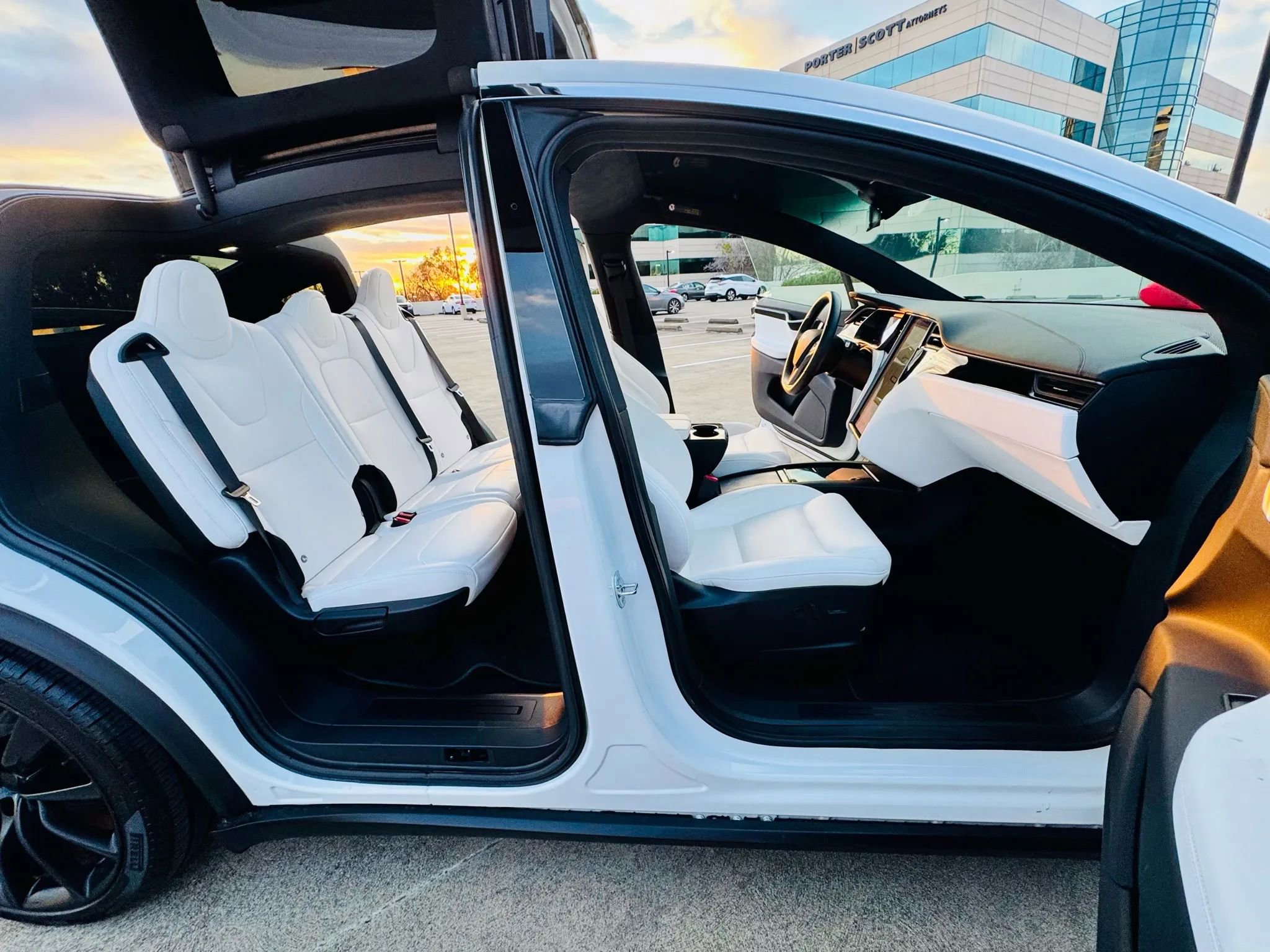 Used 2020 Tesla Model X Long Range image 34