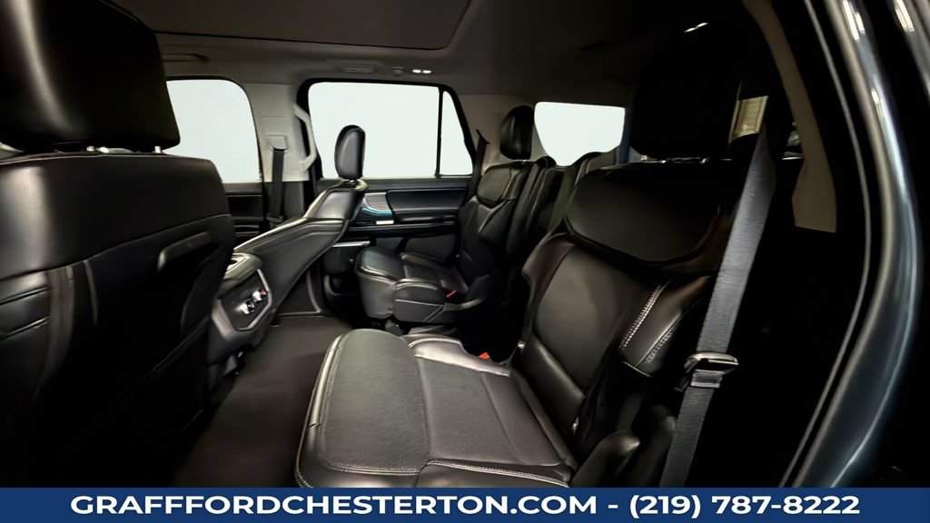 Used 2025 Ford Expedition Platinum AWD/4WD image 24