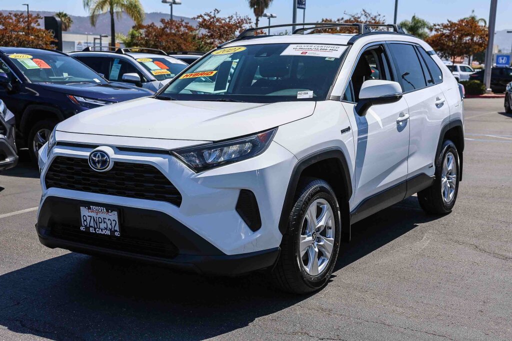 Certified 2021 Toyota RAV4 LE AWD/4WD image 18