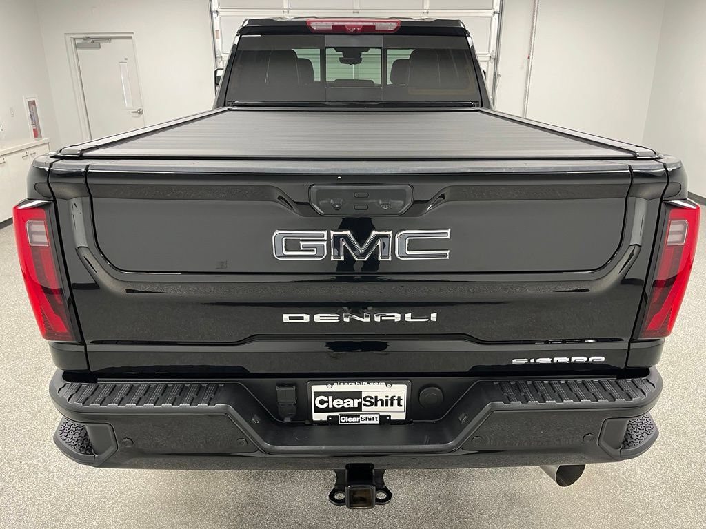 Used 2024 GMC Sierra 3500 Denali Ultimate AWD/4WD image 9