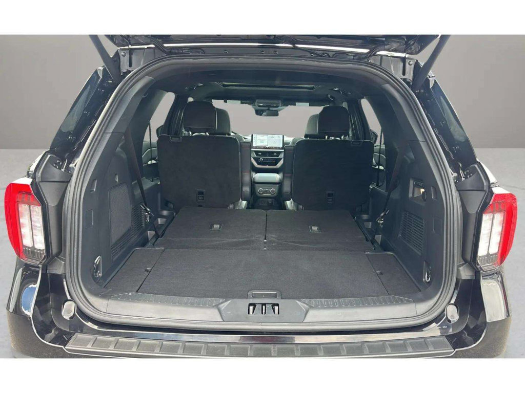 Used 2025 Ford Explorer ST-Line w/ Premium Package AWD/4WD image 9