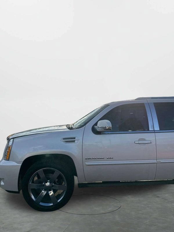 Used 2013 Cadillac Escalade ESV Premium AWD/4WD image 16