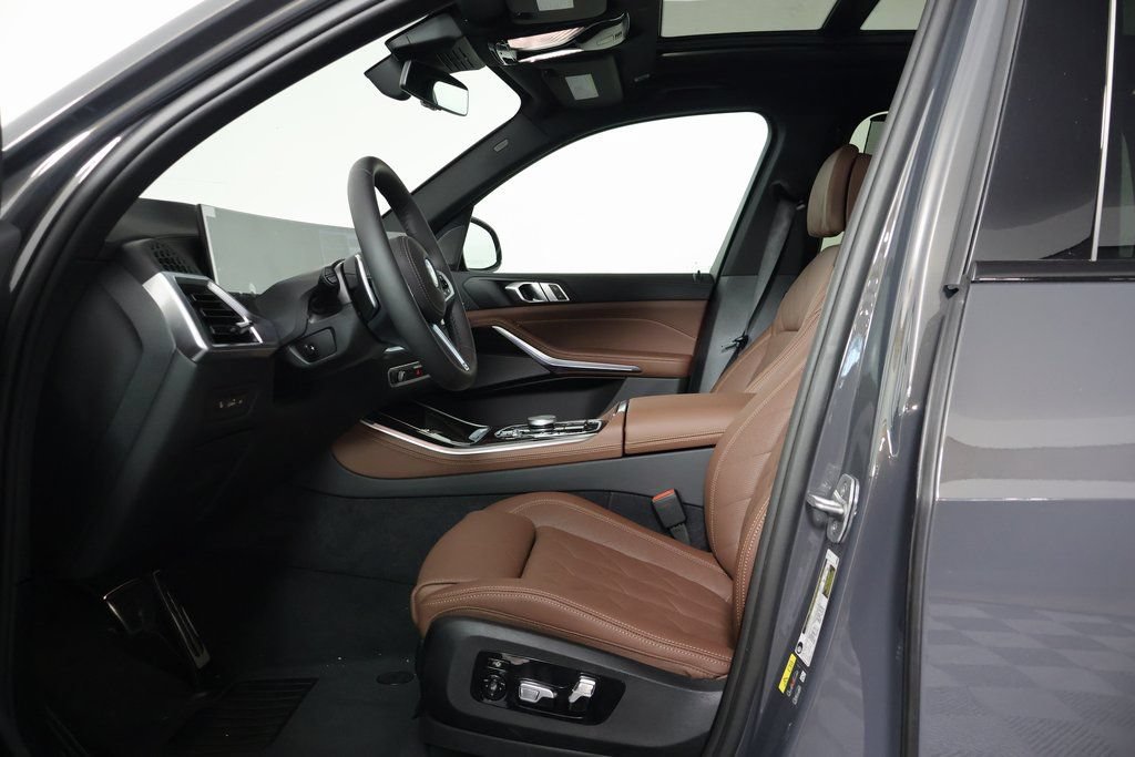 New 2026 BMW X5 xDrive50e w/ M Sport Package AWD/4WD image 5
