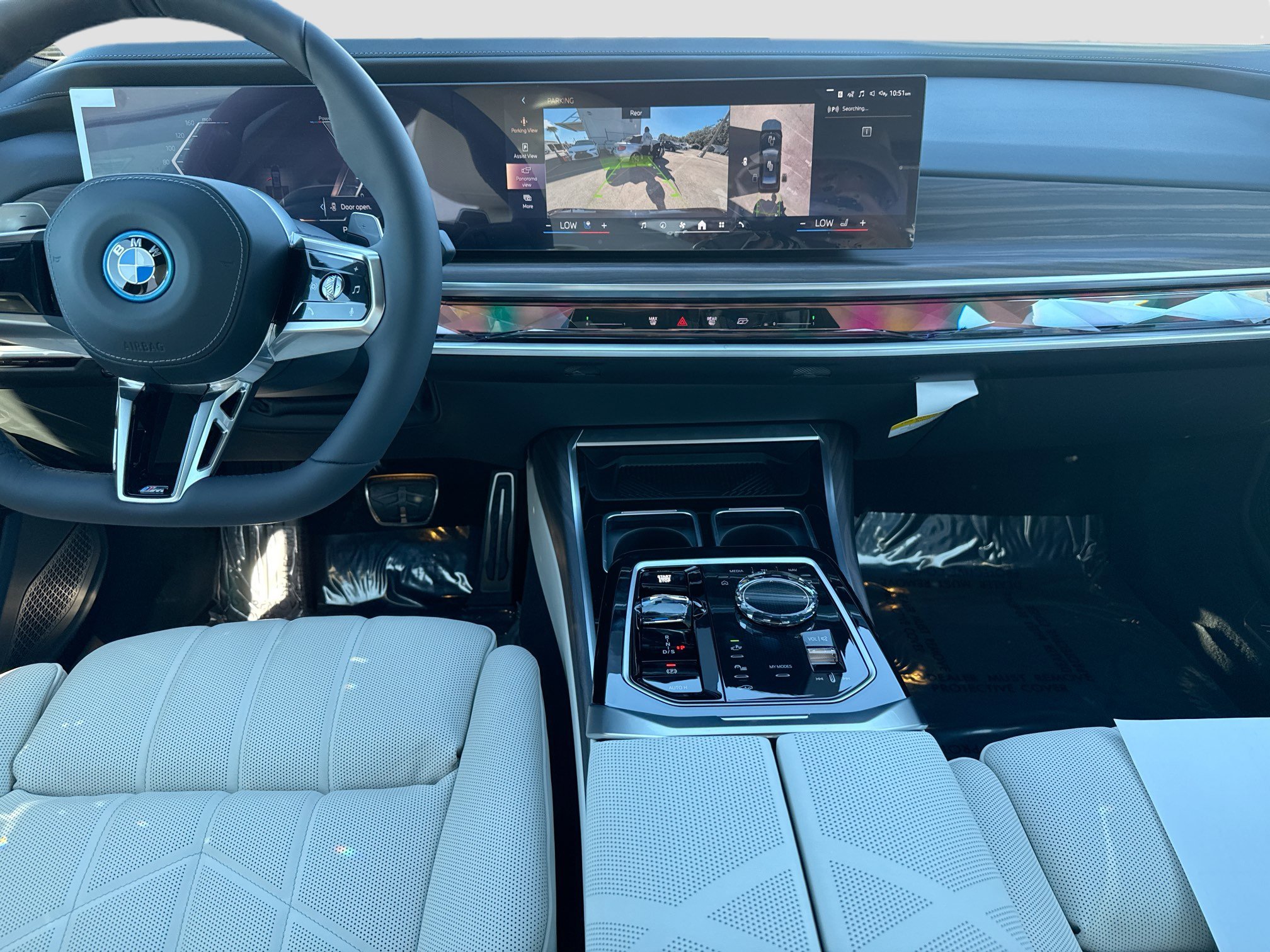 New 2026 BMW 750e xDrive image 19