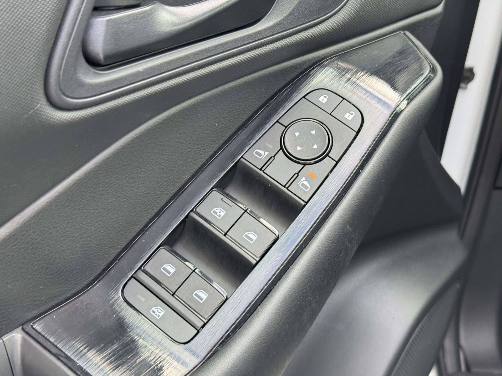 Used 2025 Nissan Rogue S AWD/4WD image 28