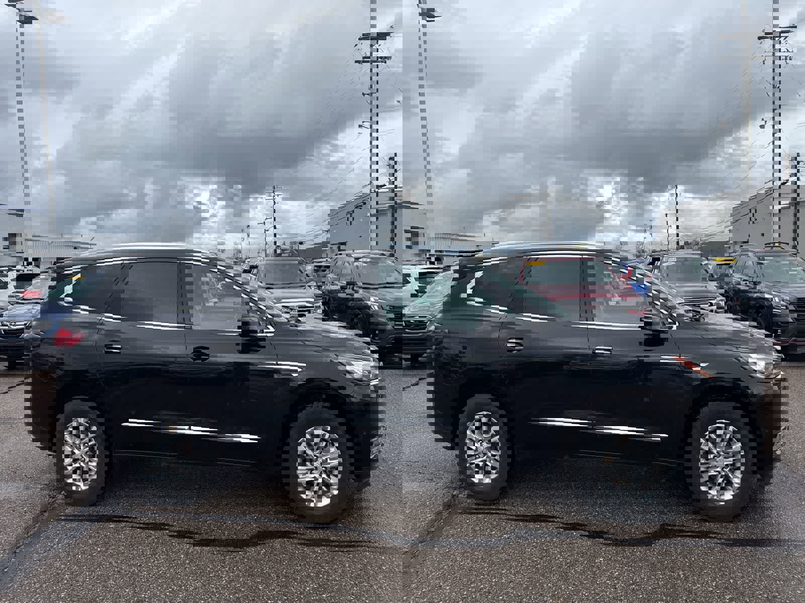 Used 2018 Buick Enclave Essence image 9