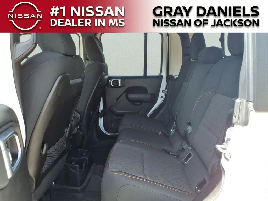 Used 2024 Jeep Gladiator Mojave image 25