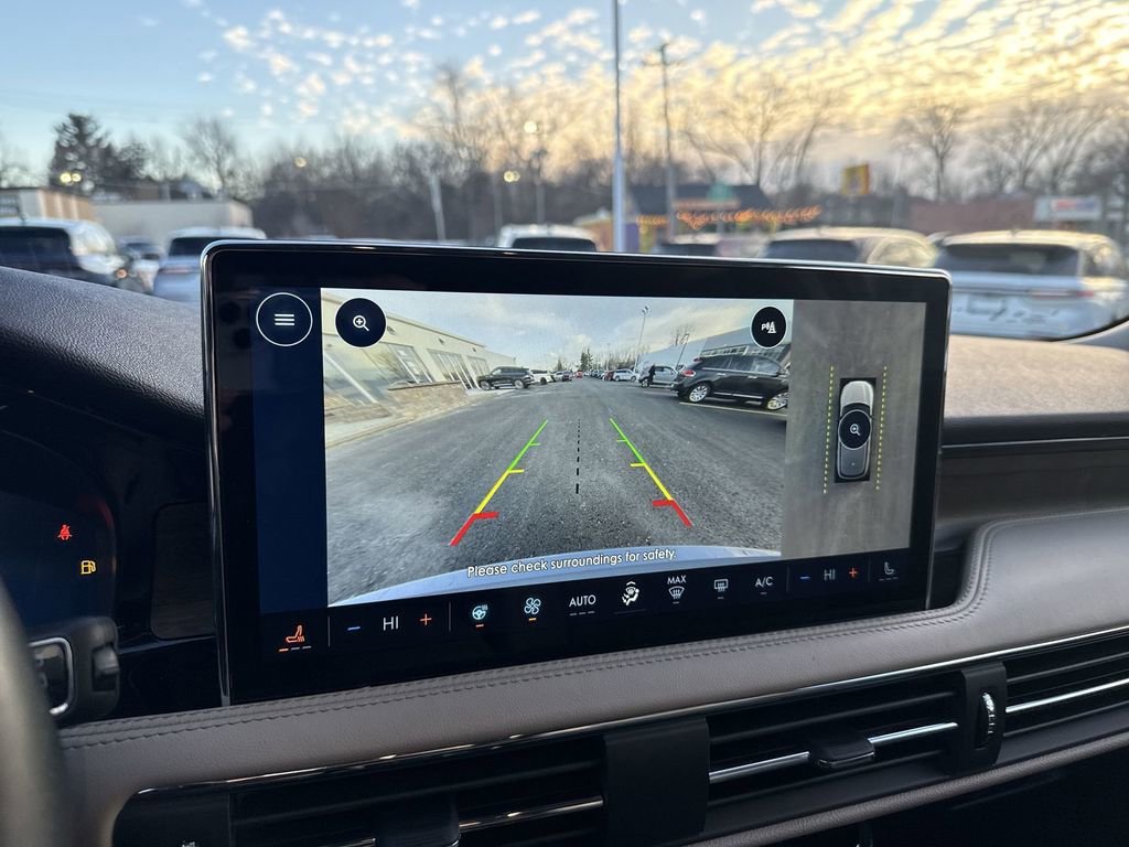 Used 2025 Lincoln Corsair Reserve image 24