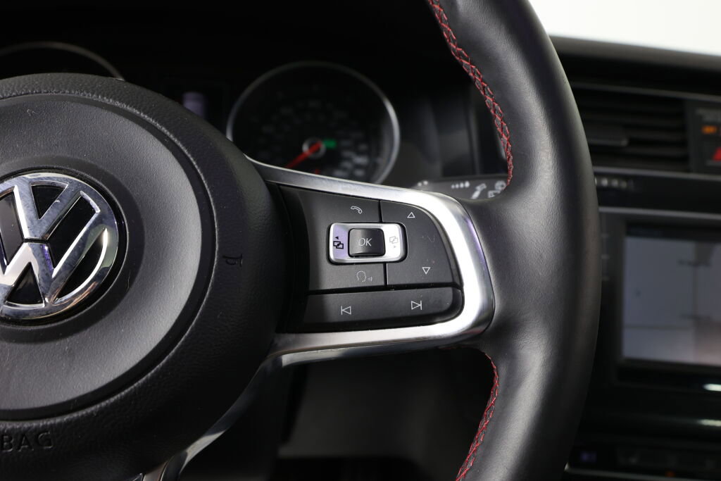 Used 2016 Volkswagen GTI Autobahn image 33