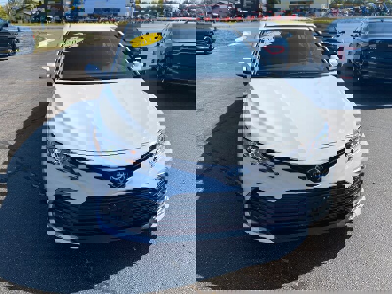 Used 2024 Toyota Camry LE image 3