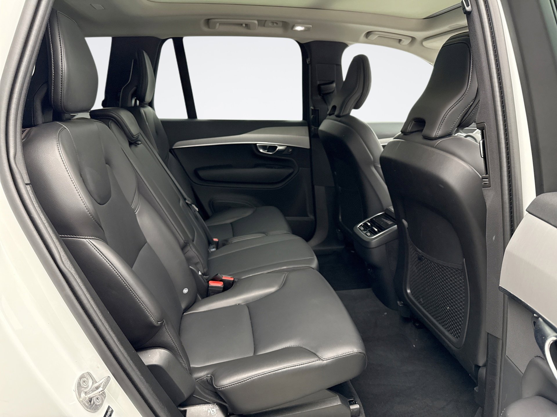 Used 2025 Volvo XC90 B5 Core image 19