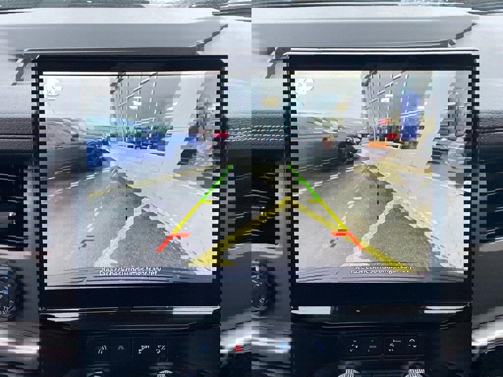 Used 2024 Ford Expedition XLT image 17