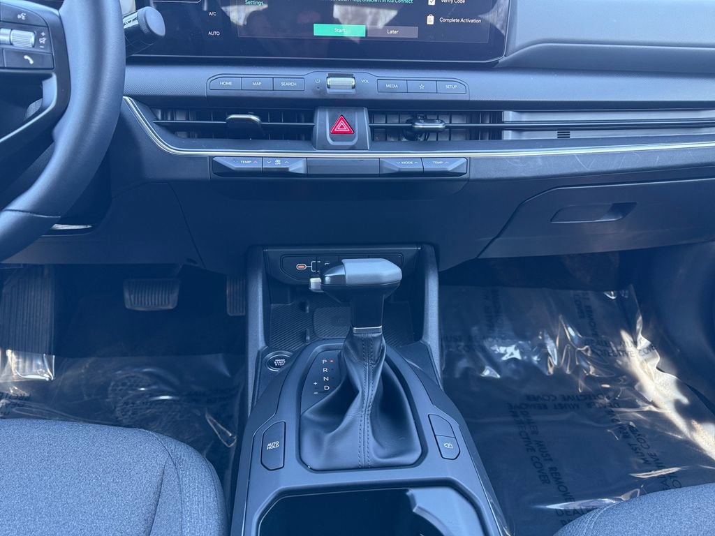 Used 2025 Kia K4 EX image 11